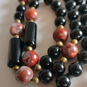 VINTAGE CHINESE BLACK ONYX RED JASPER NATURAL STONES NECKLACE 30" KNOTS